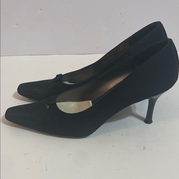 SALVATORE FERRAGAMO Women’s 7.5 3A Black Satin Bow Pointed Heels - Picture 4 of 10